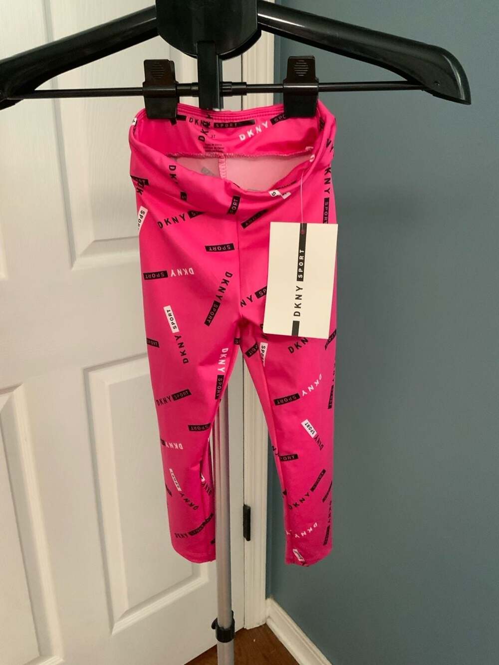 DKNY Sport Leggings Size 3T Pink Logo Print